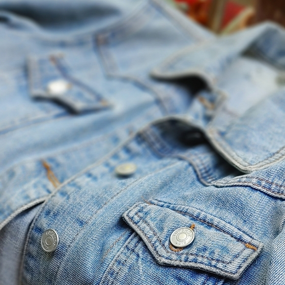 Sweet jean jacket with patch on back - Picture 4 of 14